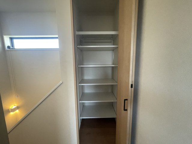御井町戸建の収納