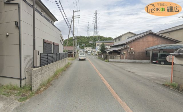 姫路市飾磨区妻鹿　中古戸建の前面道路含む現地写真