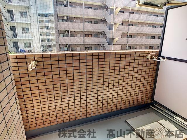 宗像市自由ヶ丘２丁目の賃貸マンションのバルコニー