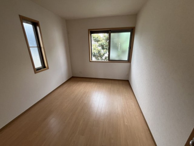 【洋室】 | 星和台７丁目　中古戸建 | 洋室約5.5帖