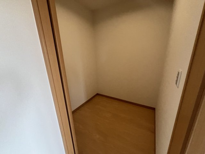【収納】 | 星和台７丁目　中古戸建 | 2階の収納です。各所に収納があるのでお部屋がすっきり片付きますね。