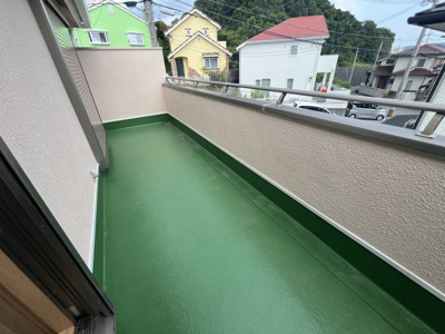 【バルコニー】 | 星和台７丁目　中古戸建 | 東と南にバルコニーがあります。