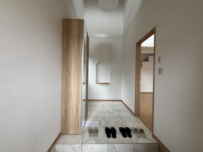 【玄関】 | 星和台７丁目　中古戸建 | すっきり高級感のある玄関が皆様をお迎えしてくれます。