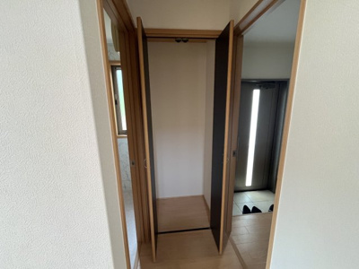 【収納】 | 星和台７丁目　中古戸建 | 玄関横の収納です。