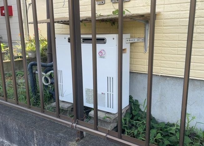 【発電・温水設備】 | 省エネ給湯器とは従来型の給湯器より熱効率が高く、少ない燃料でたくさんのお湯を沸かすことが出来る高効率な給湯器のことを指します。また、省エネ給湯器には種類があり、利便性や効果なども様々です。