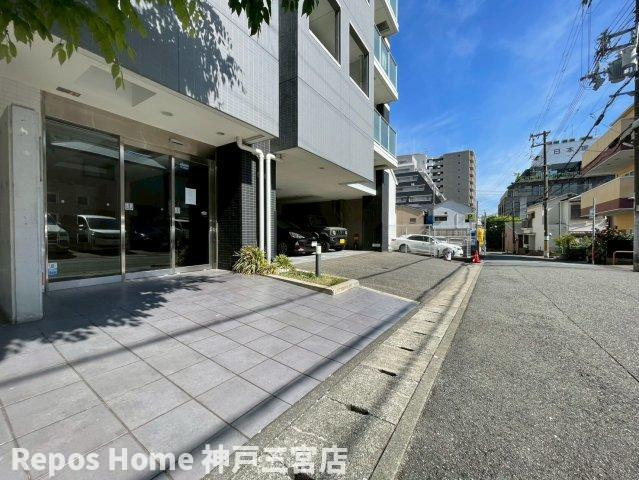 プライムレジデンス神戸・県庁前のエントランス