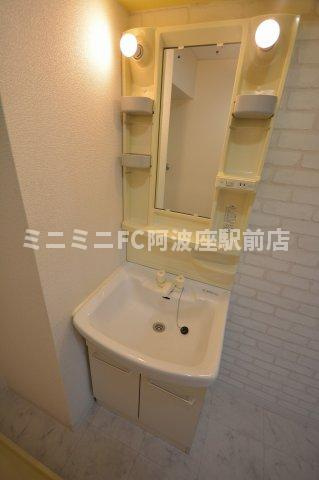 MAX2の洗面所|※別号室参考写真