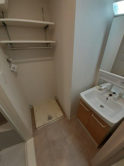 ラシュレ十条の洗面所