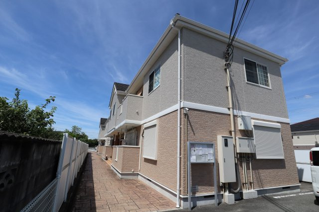 橿原市新賀町のアパート