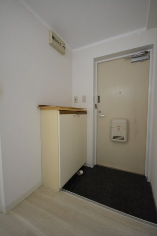 DAIKOマンションの玄関