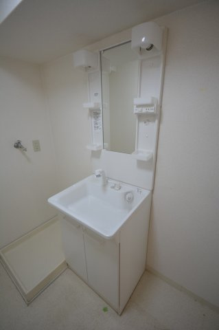 DAIKOマンションの独立洗面台