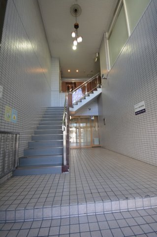 DAIKOマンションのエントランス