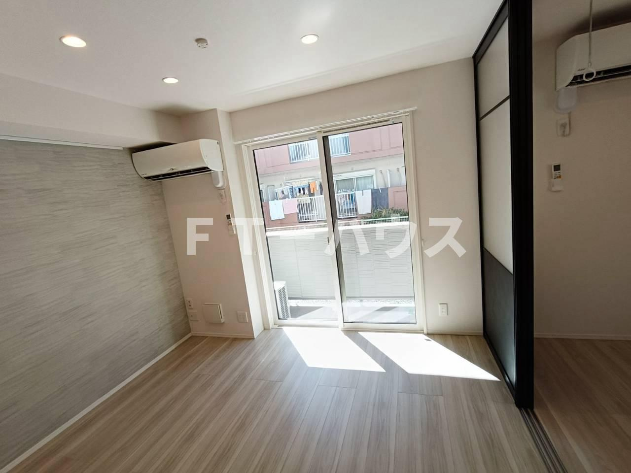 East Side Residence 2の居間・リビング