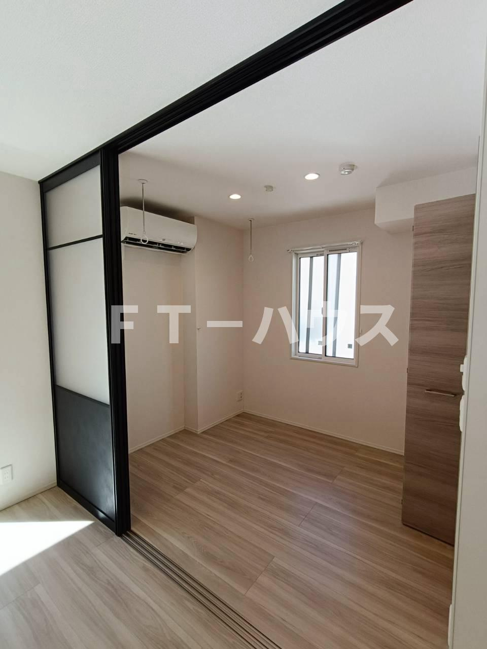 East Side Residence 2の居間・リビング