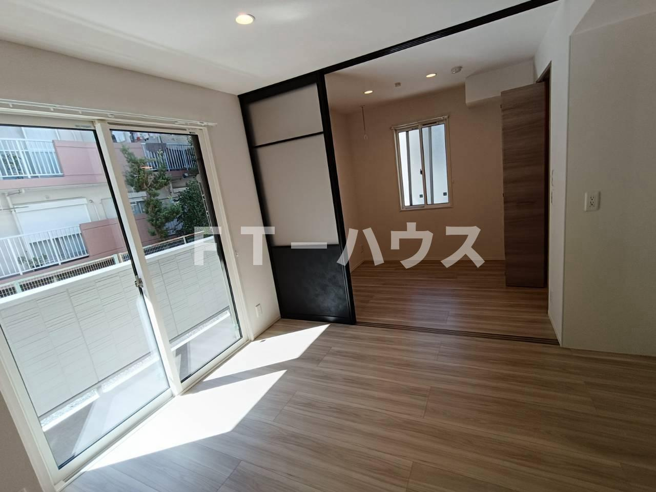 East Side Residence 2の居間・リビング