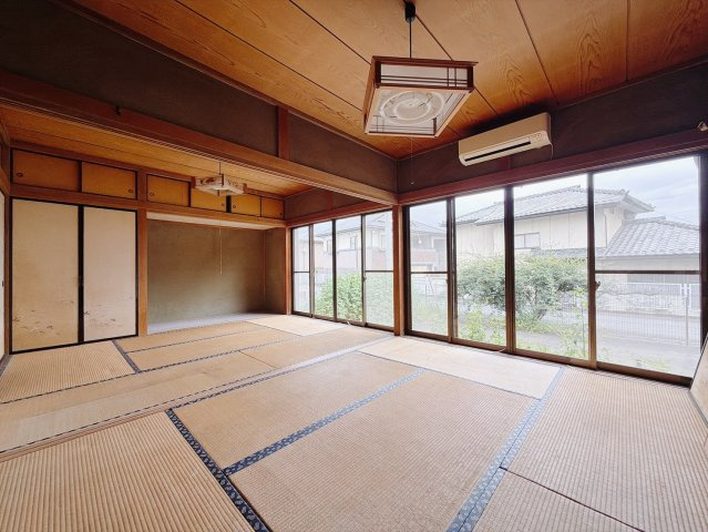 【中古戸建】桐生市広沢町5丁目の和室|■和室｜旅館のような趣を感じられる、くつろぎの住空間です。落ち着いた和の雰囲気が、日々の暮らしに癒しをもたらします♪
