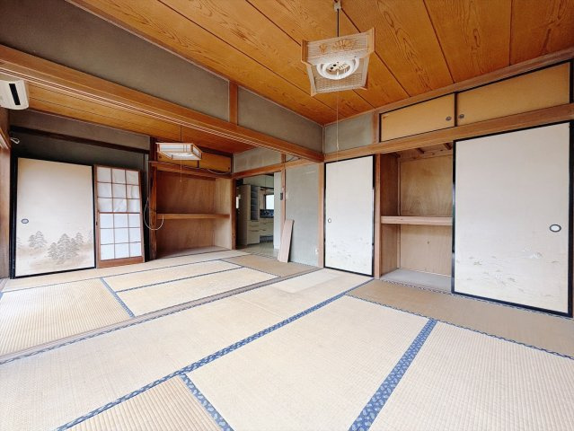 【中古戸建】桐生市広沢町5丁目の和室|■和室｜畳にはリラックス効果があるといわれています。フローリングでは感じることのできない圧倒的な寛ぎやすさを実感してください♪