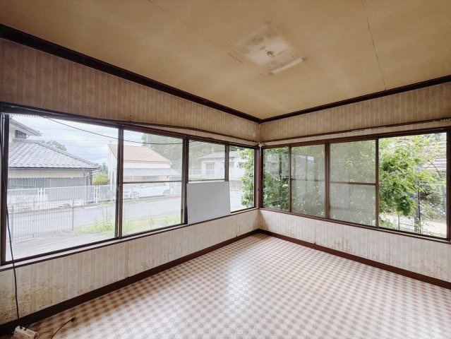 【中古戸建】桐生市広沢町5丁目の洋室|■洋室｜明るさと開放感を感じられる、快適な住空間(^^♪自然光に包まれ、毎日を気持ちよく過ごせる一室です♪