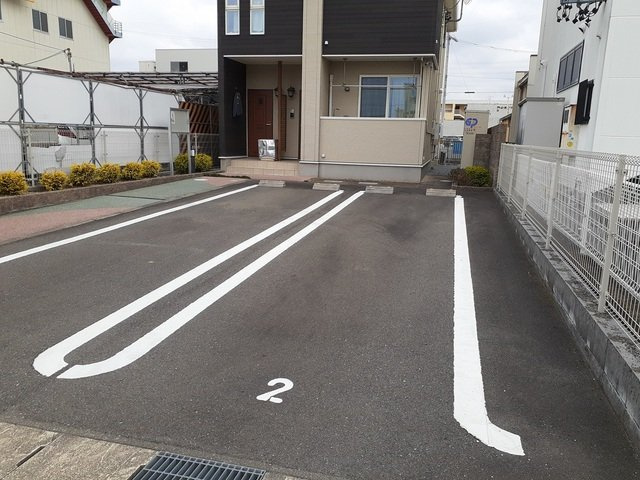 柳風荘の駐車場