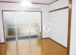 【居間・リビング】 | 高松ハイム | 洋室のお部屋です。