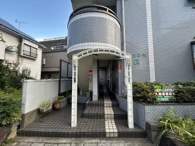 ハイネス緑のエントランス