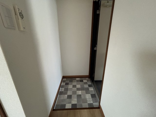 ハイネス緑の玄関