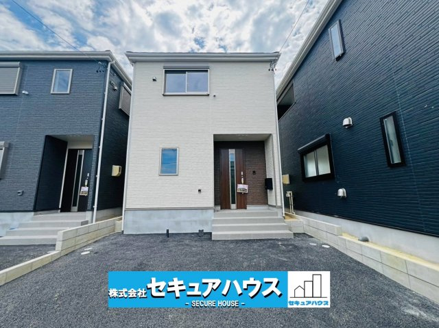 【本日ご案内可能】大府市朝日町5丁目　全5棟の外観|【現地外観写真】
◆本日ご案内可能♪365日営業中！！！
◆駐車並列2台可能！オプション工事でカーポート設置などいかがでしょうか。
その他にも、フェンスなどの「オプション工事」もご提案いたします♪　　