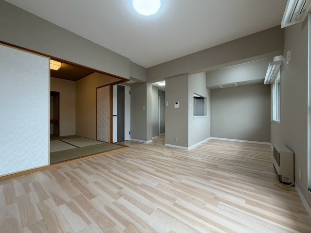 ロイヤルシャトー光星弐番館の洋室