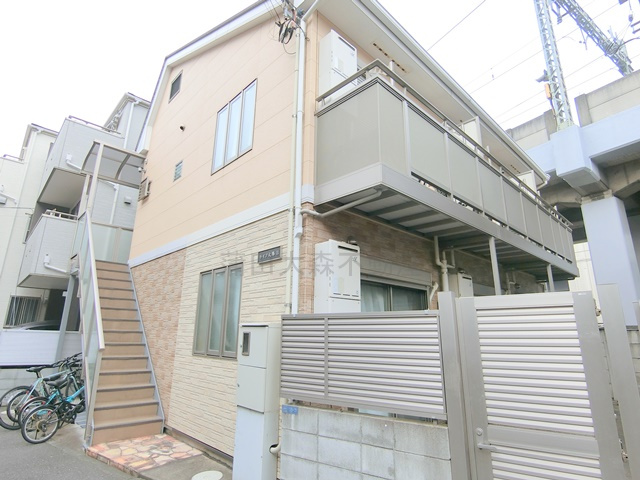ライフ大勝Ⅲの外観|2011年1月築　木造地上2階建て総戸数6戸　　東京都大田区大森北3丁目　
JR京浜東北線大森駅徒歩15分、京浜急行本線平和島駅徒歩6分、大森海岸駅徒歩8分