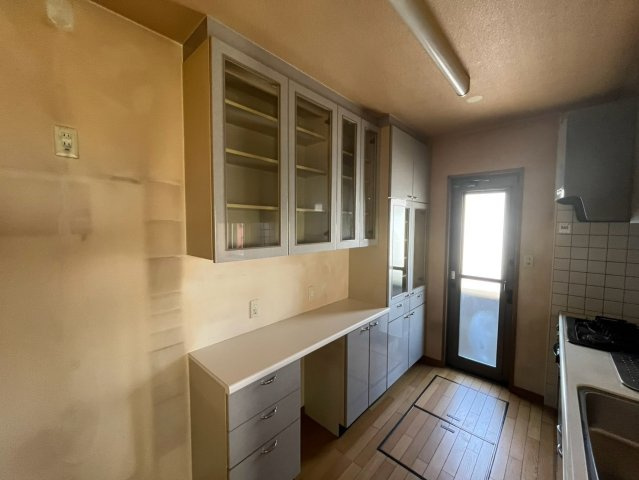 垂水区清玄町　中古戸建のキッチン|コンパクトなキッチンで掃除もラクラク