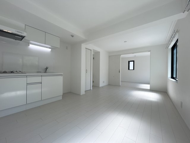 エルファーロ池尻の居間・リビング|こちらの居間で趣味の時間をお楽しみください