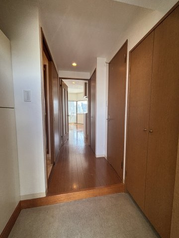 グラビスコート加古町の玄関