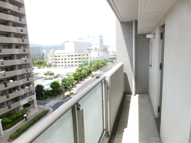 グラビスコート加古町のバルコニー