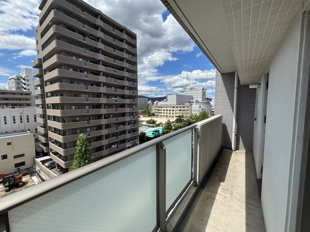 グラビスコート加古町のバルコニー