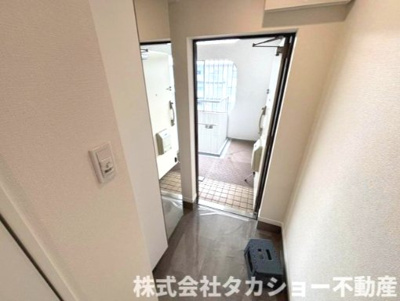 【玄関】 | 高浜南団地　30号棟 | 明るい玄関です
