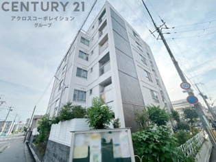 鉄骨造7階建て