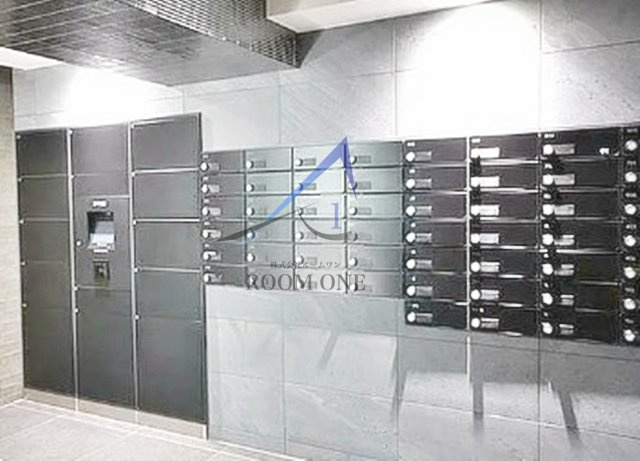メイクスデザイン池袋EASTのその他共用部分|宅配ボックスと集合ポストです。