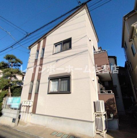 アロア並木のエントランス