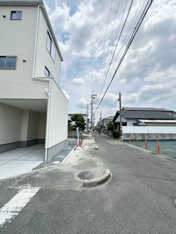 寝屋川市春日町　2号地の前面道路含む現地写真