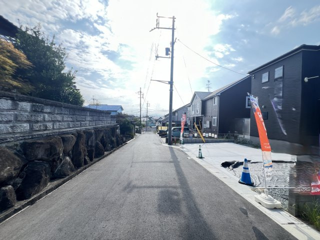 大和郡山市矢田町の前面道路含む現地写真