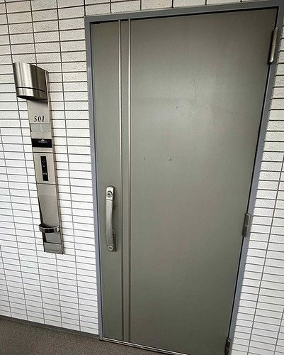 グランステューディオ新中野の玄関