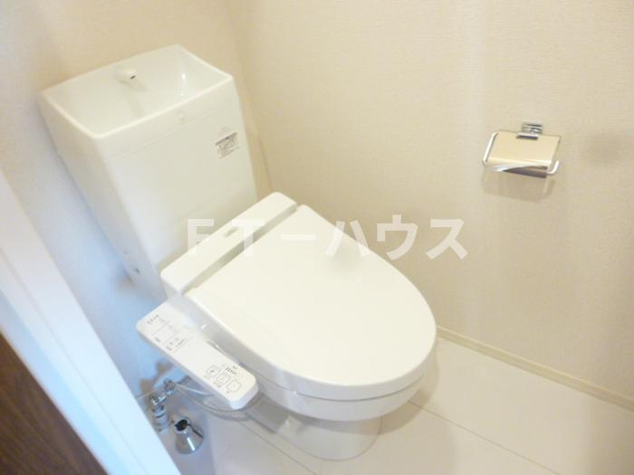 ドミールジュンのトイレ|温水洗浄暖房便座仕様です
