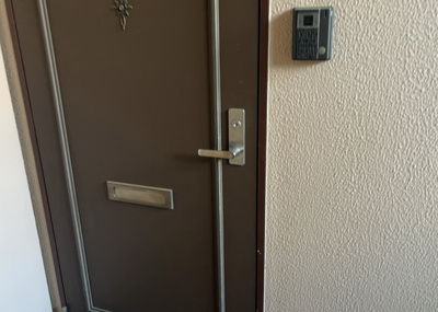 【防犯設備】 | パークサイド南大沢１号棟 | 居住者の安全を守るための防犯設備がしっかりと整っています。エントランス周りや共用部のセキュリティ対策により、お子様や女性の方も安心。快適で防犯性の高い住環境が日々の暮らしを守ります。