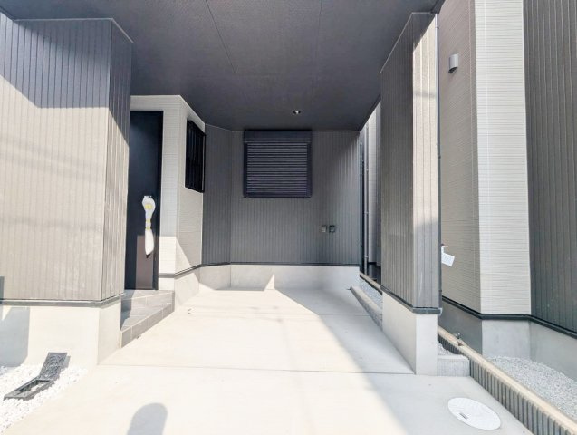 朝霞市三原4丁目 全3棟 3号棟の駐車場|大切なお車を雨風から守るビルトインガレージ(3号棟)