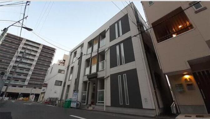 NOVEL　KUROKAWAのエントランス