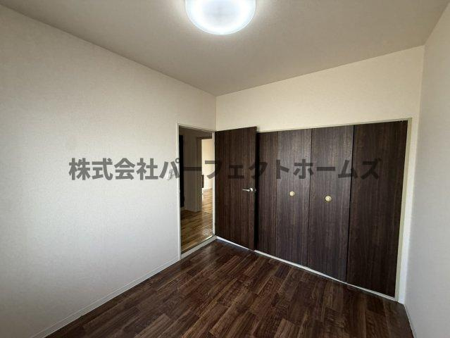 ロジェ藤阪の洋室|使い勝手のいい洋室です
