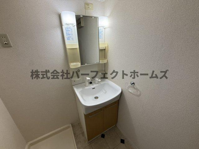 ロジェ藤阪の独立洗面台|独立洗面台で身支度をすべて済ませてしまいましょう