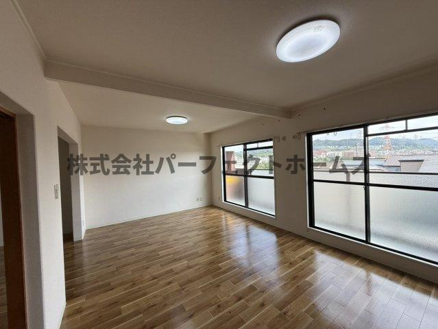 ロジェ藤阪の居間・リビング|使いやすいリビングです