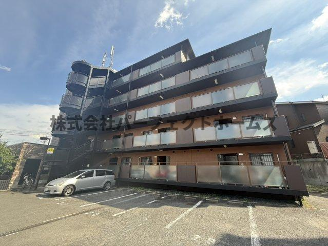 ロジェ藤阪の駐車場|駐車場に車を止められます