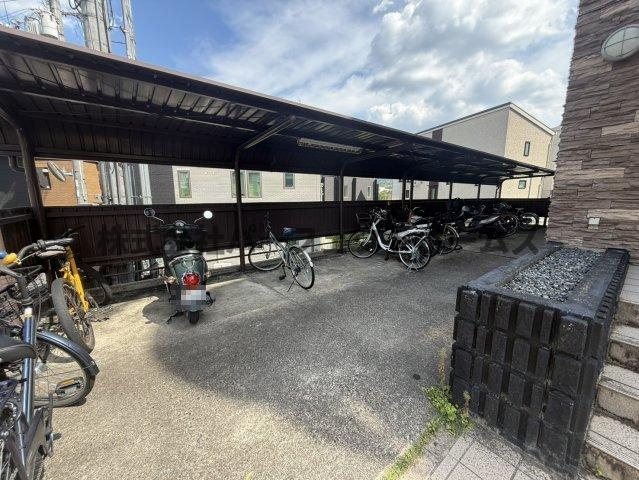 ロジェ藤阪の設備|自転車・バイク置場